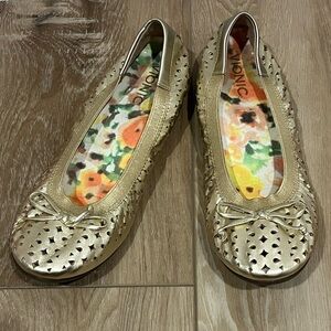 Vionic Metallic Gold Cutout Flats